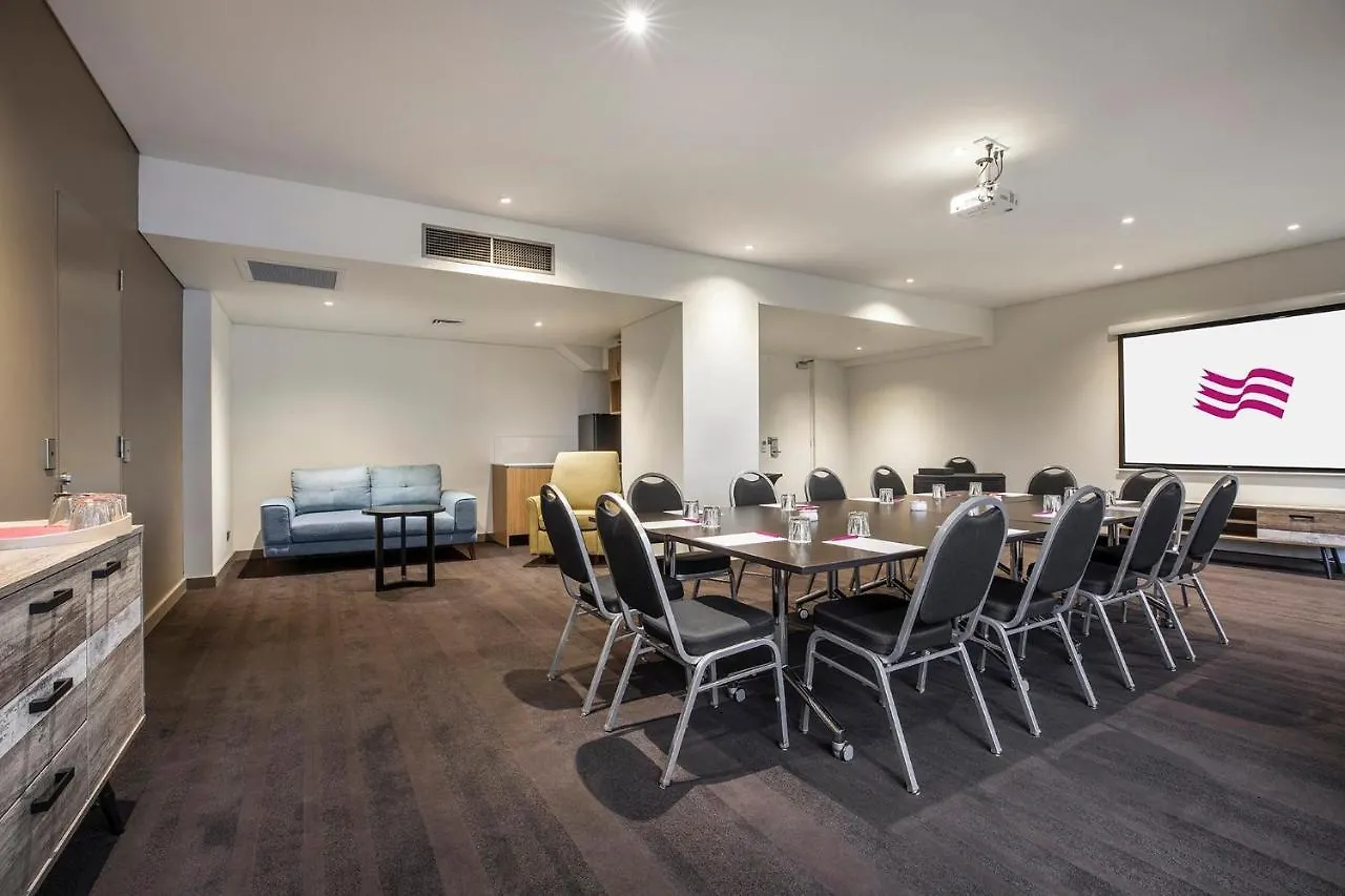 Crowne Plaza Canberra By Ihg 4*,