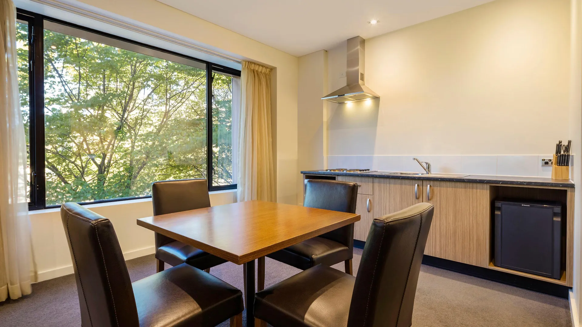 Crowne Plaza Canberra By Ihg Отель