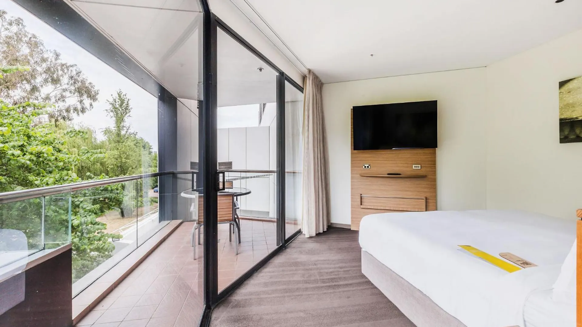 Crowne Plaza Canberra By Ihg 4*,  Австралия