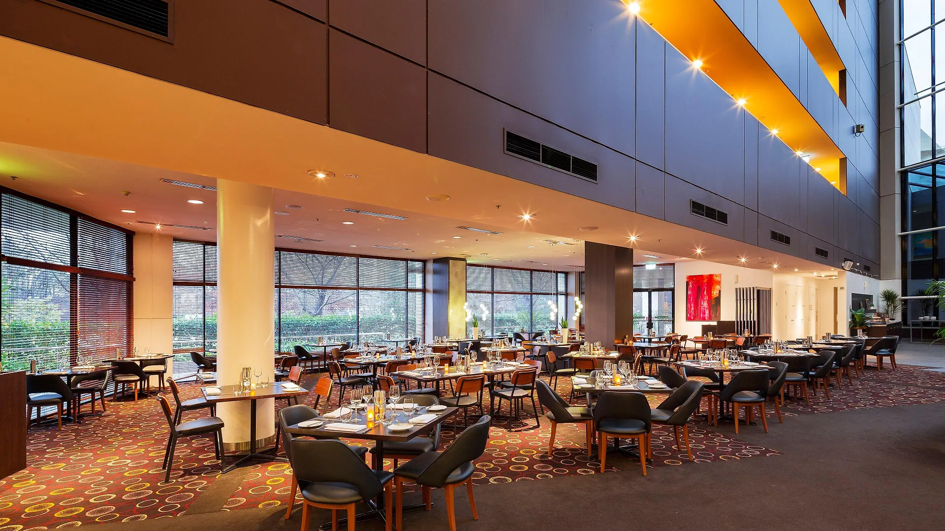 Crowne Plaza Canberra By Ihg 4*,