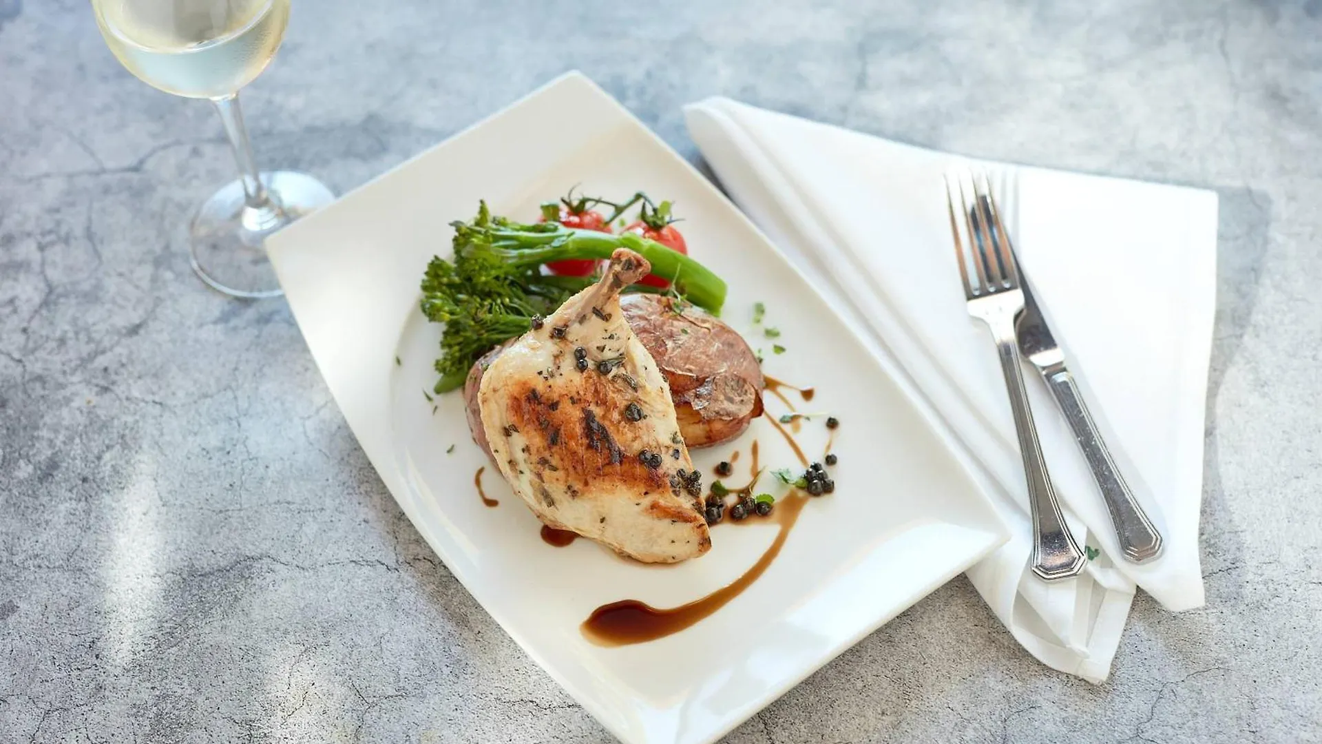 **** Hotel Crowne Plaza Canberra By Ihg Australia