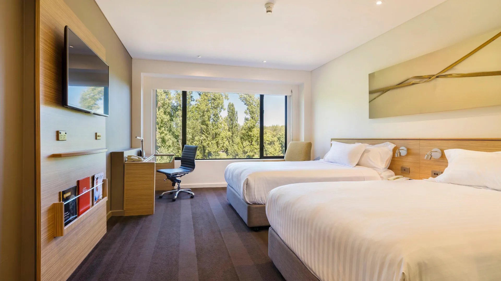 Crowne Plaza Canberra By Ihg Hotel