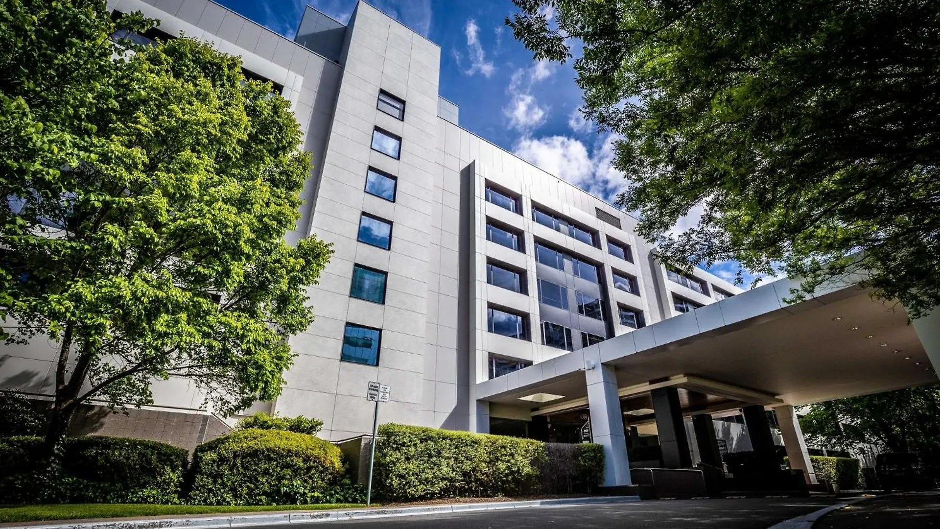 Hotel Crowne Plaza Canberra By Ihg